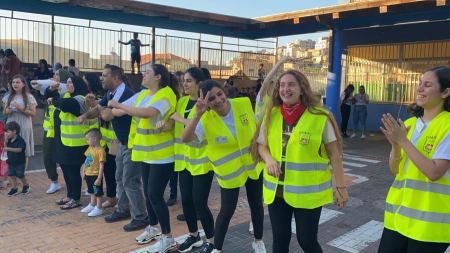 عرابة : وأعطي نصفَ عمري للّذي يجعلُ طفلًا باكيًا يضحك.